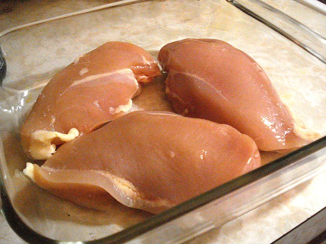 Raw chicken breast that is ready to cook. Photo: YoAmes, Flickr 